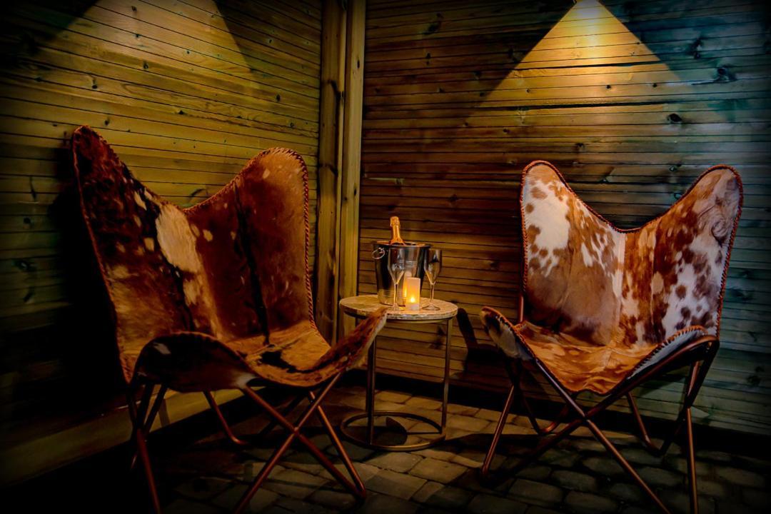 Le Spa Du Cabanon: Cabanon De Luxe Avec Spa Entierement Privatif Aye المظهر الخارجي الصورة